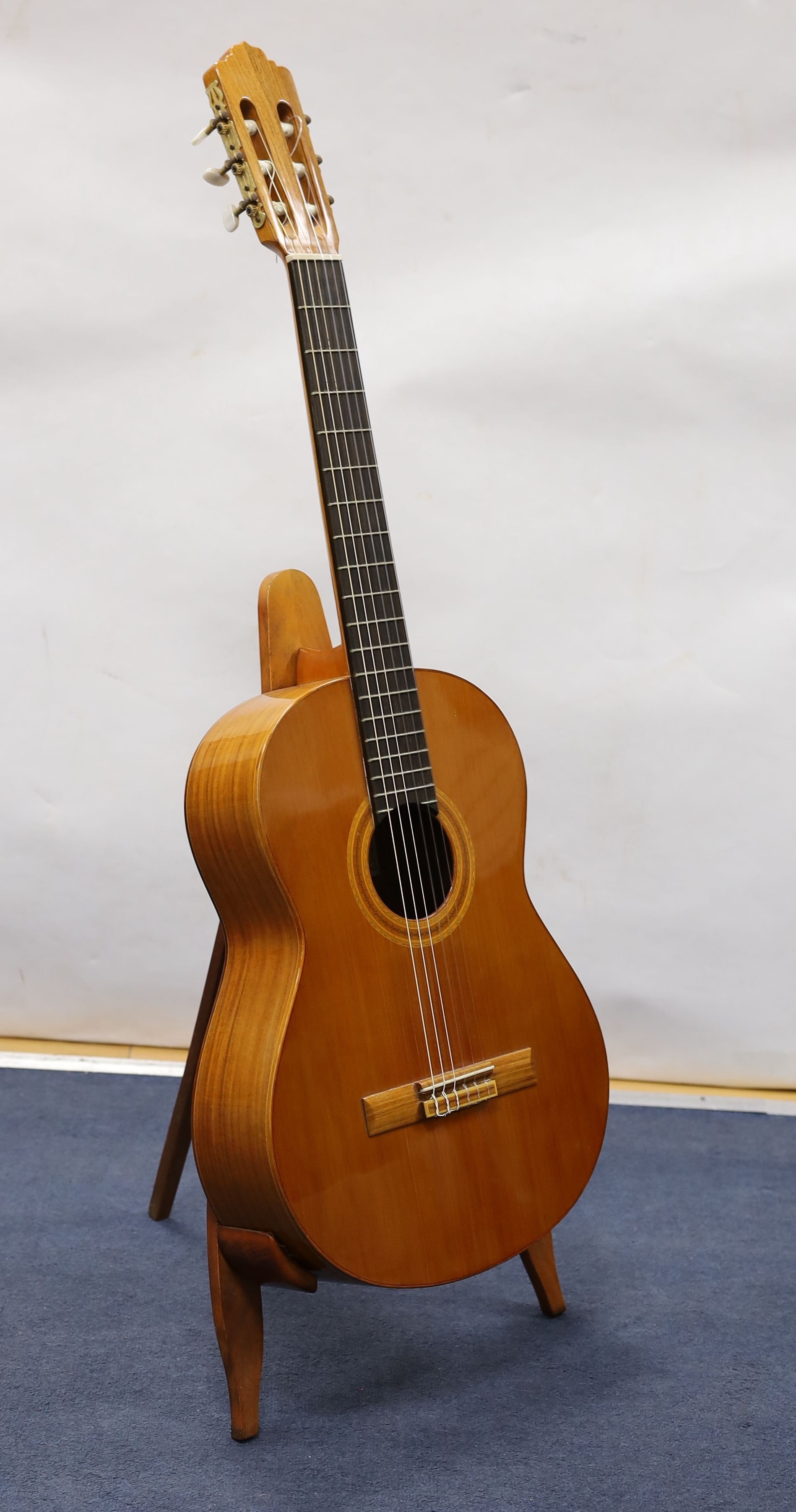 Manuel Rodriguez Model B Espana guitar with stand